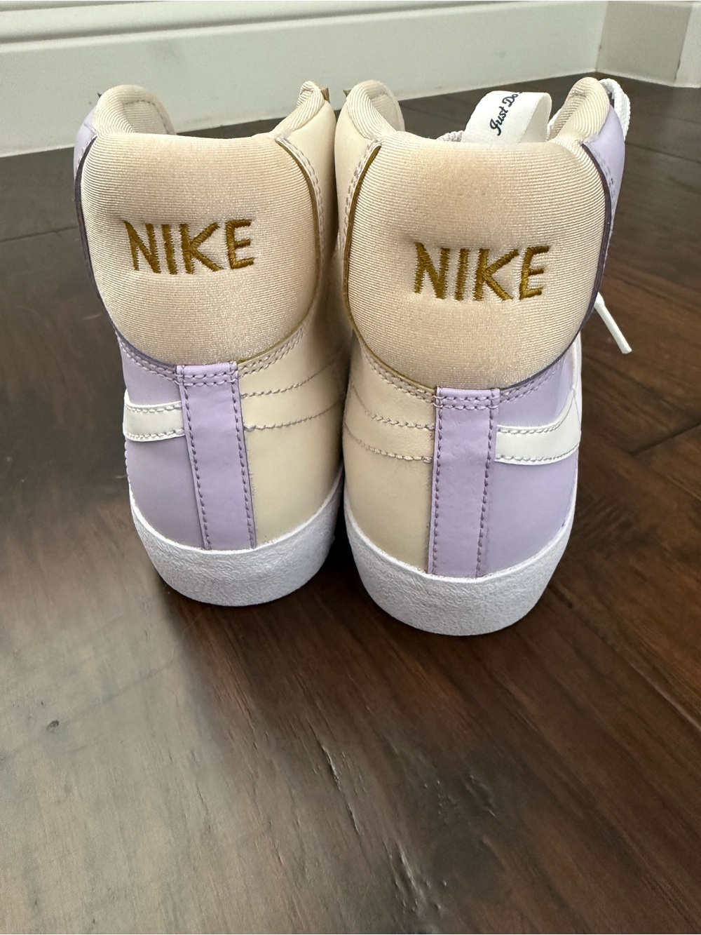 Nike Blazer Mid ’77 – Girls 6.5Y | Never Worn | Pastel Lavender/Cream - Picture 3 of 5